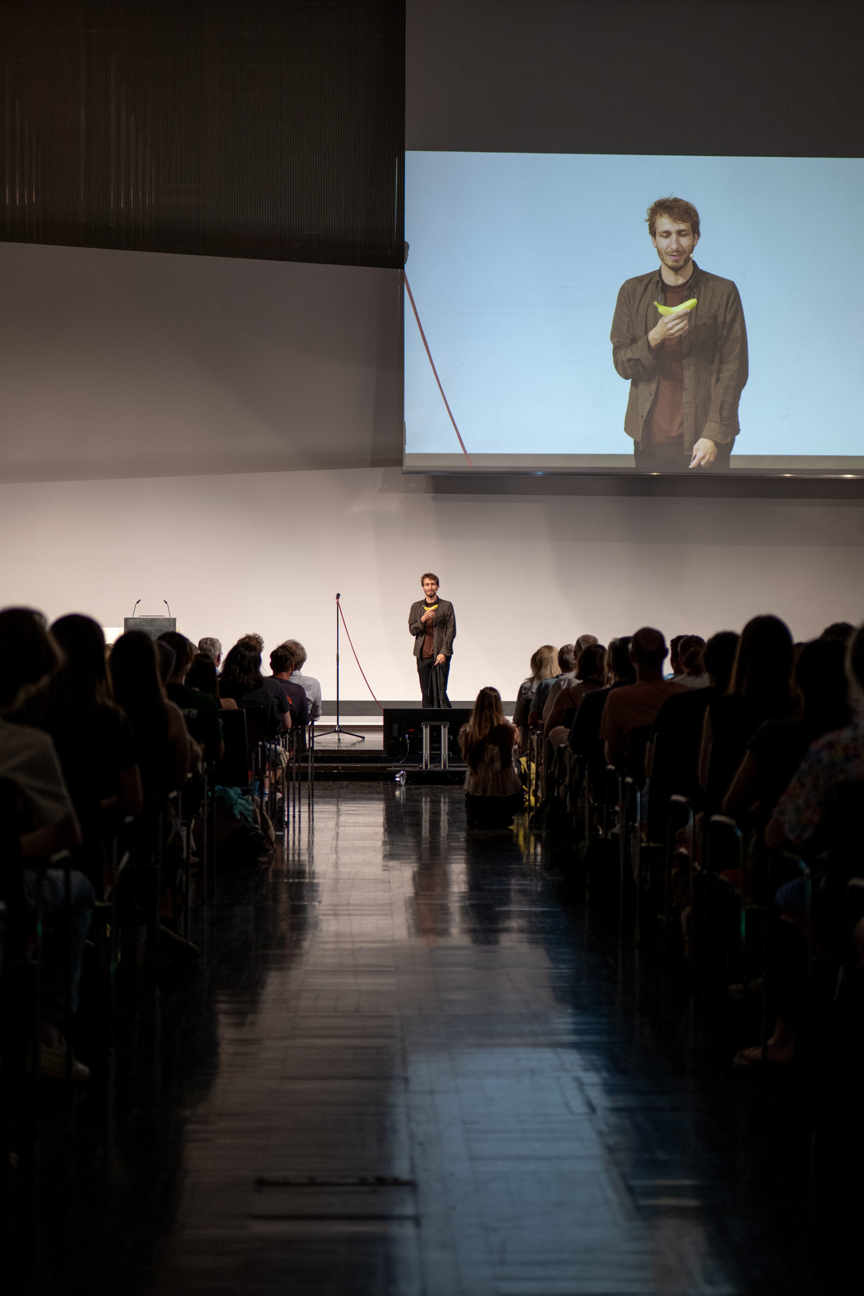 Toby bei einem Symposium